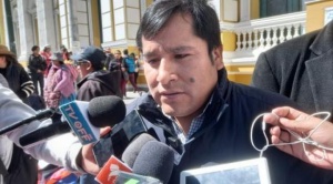 Huaytari y Oficial Mayor de la Cámara Baja niegan responsabilidad en denuncia de soborno