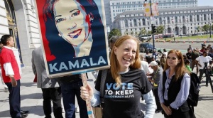 Kamala Harris alcanza el apoyo de suficientes delegados para garantizar su nominación
