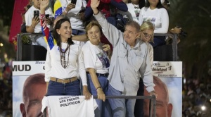 ¿Qué dijeron González Urrutia y Maduro en el cierre de sus campañas? 1