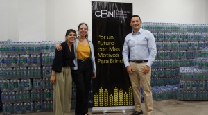 CBN continúa apoyando en la lucha contra incendios donando más de 30 mil botellas de productos hidratantes para bomberos y afectados 1