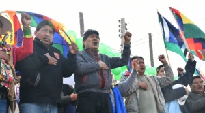 Al inicio de la marcha, Morales destaca  que “está el tercero en el Estado, hermano  Andrónico Rodríguez, con nosotros” 1