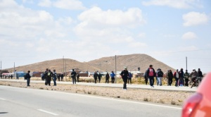 Grupos arcistas montan una vigilia en Vila Vila para impedir el paso de la marcha evista 1