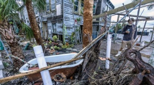 El huracán Milton deja al menos dos muertos y a millones sin electricidad en Florida 1