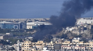 Un ataque israelí alcanzó un edificio municipal en el sur del Líbano, causando la muerte del alcalde y de otras cinco personas 1