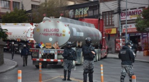 Gobierno anuncia ingreso de cisternas con gasolina a La Paz en medio de bloqueos 1