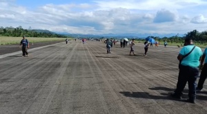 Evistas toman el aeropuerto de  Chimoré en defensa de Morales 1