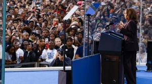 Con victoria de Trump, una conmocionada Harris promete que volverá la luz tras oscuridad 1