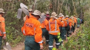 Gobierno intensifica lucha contra el incendio en el Madidi con operativos aéreos y 150 bomberos forestales 1