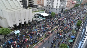 Multitudinaria marcha de sectores paceños colapsa el centro paceño en contra del alza de precios 1