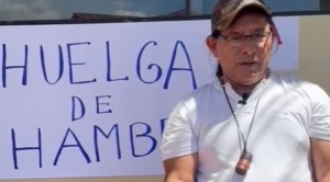 Candidato indígena al TCP se encadenó, inicia huelga de hambre y amenaza con crucificarse en protesta por fallo judicial 1