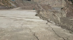 Parte de una plataforma del cementerio Los Andes corre el riesgo de segundo colapso 1