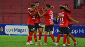 Bobadilla saca un gol de la galera y Wilster le gana a Tomayapo en Tarija 1