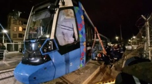 Vagón de la Línea Verde de Mi Tren se descarrila en Cochabamba y deja daños materiales 1