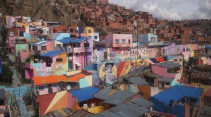 Chualluma, el barrio de colores que homenajea a la chola paceña  1