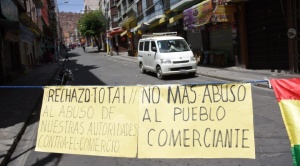 Comerciantes de abarrotes de la calle Gallardo cierran sus puestos en protesta por la falta de aceite y arroz 1