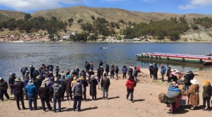 Pobladores de Tiquina rechazan la construcción del puente y bloquean vía a Copacabana 1