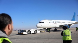 El primer avión comercial despega del aeropuerto de Damasco tras la caída del régimen 1