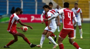 Con dos goles de Tobar, U de Vinto derrota en Potosí a Nacional  1