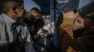 Al menos 20 palestinos muertos, incluidos niños, en ataques israelíes en Gaza 1