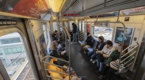 Mujer pierde la vida tras ser quemada viva en el metro de Nueva York 1