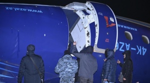 Avión de Azerbaiyán sufrió daños por "interferencia externa" antes de estrellarse en Rusia 1