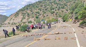 Suspenden bloqueo en la ruta Sucre-Cochabamba contra actividad minera en Poroma 1