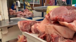 El kilo de carne de chancho cuesta entre 35 y 45 bolivianos en el eje central un día antes de Año Nuevo 1