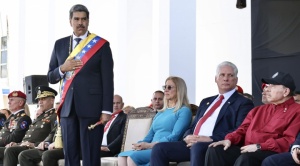 Maduro dice que se prepara con Cuba y Nicaragua para "tomar las armas", de ser necesario 1