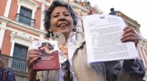 Amparo Ballivián se incorpora al bloqueo de unidad de oposición 1