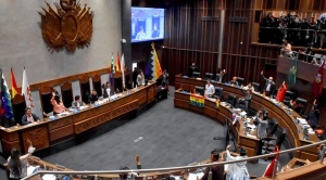 Senado sesiona esta mañana, aún se desconoce si se tratará ley de escaños 1