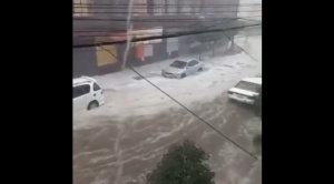 Torrencial lluvia y granizada afectó a la ciudad de Tarija 1