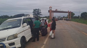 Interculturales bloquean la carretera Beni-Santa Cruz con un pliego petitorio de 12 puntos, incluido abastecimiento de diésel  1