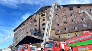 Un incendio en un hotel de una estación de esquí en Turquía deja 76 muertos 1