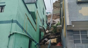 Tras hundimiento en la av. Quiroga Santa Cruz 12 familias desalojan sus viviendas y el paso es inhabilitado 1