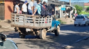 Paro de transporte en demanda de incremento de pasajes, afecta el inicio de clases en Santa Cruz 1