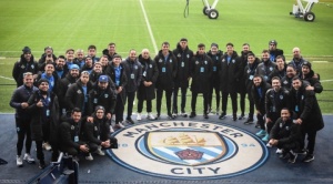 Bolívar hace un tour por el Etihad Stadium del Manchester City 1