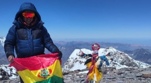 Boliviano Ayaviri hace cumbre en el nevado más alto de Sudamérica 1