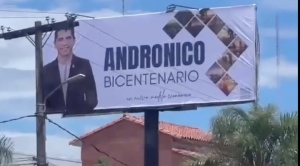 Otra valla de Andrónico Rodríguez aparece, esta vez en Santa Cruz 1