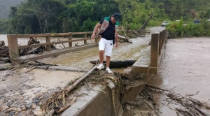 Dos puentes en Mapiri en riesgo de colapsar tras intensas lluvias 1