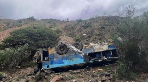 Arce pide investigar causas de  accidente que dejó 28 muertos  en la carretera Potosí-Oruro 1