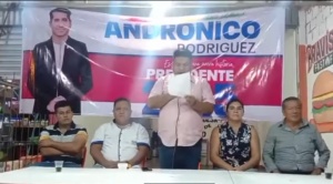 Juventudes Urbanas evistas y barrios cruceños proclaman a Andrónico como candidato presidencial 1