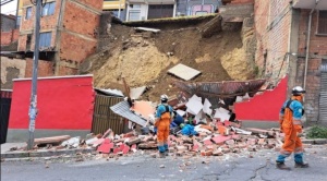 Casa colapsa en Max Paredes por filtración de agua y Alcaldía interviene de emergencia 1