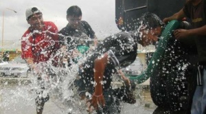 Alcaldía de La Paz prohíbe el uso de agua para juegos en Carnaval y aplicará sanciones económicas 1