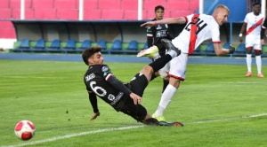 Nacional Potosí saca dos goles de ventaja frente a U de Vinto  1