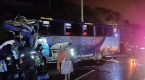 Choque de tractocamión con bus dejó 3 heridos; uno de los choferes estaba en estado de ebriedad 1