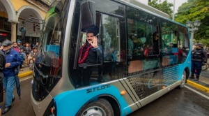 Alcaldía de Cochabamba presenta el primer bus eléctrico de Bolivia 1