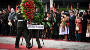 Los actos protocolares por el aniversario de El Alto comienzan con entrega de ofrendas florales 1