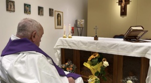 El Vaticano difunde la primera foto del papa Francisco desde su hospitalización 1