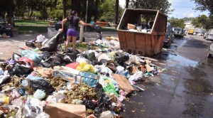 Cochabamba colapsa por bloqueo en K'ara K'ara; la basura se acumula en las calles 1