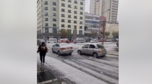 Intensa granizada cubre calles del centro paceño 1